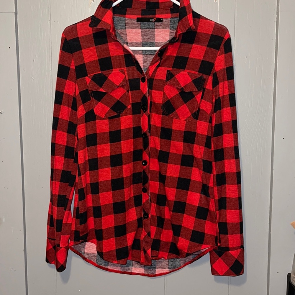 🆕 Red and Black plaid long sleeve top